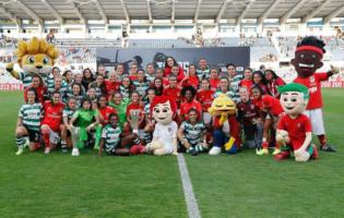 Le football féminin uni pour un noble cause 