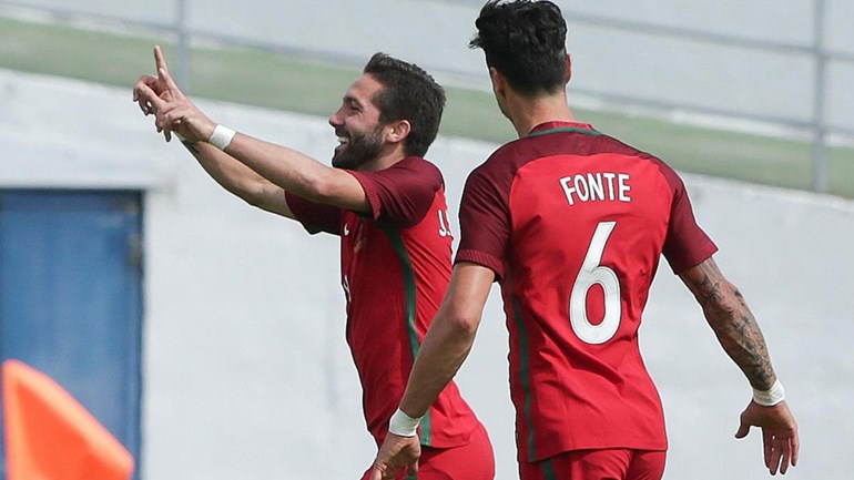Moutinho réalise un doublé face à Chypre