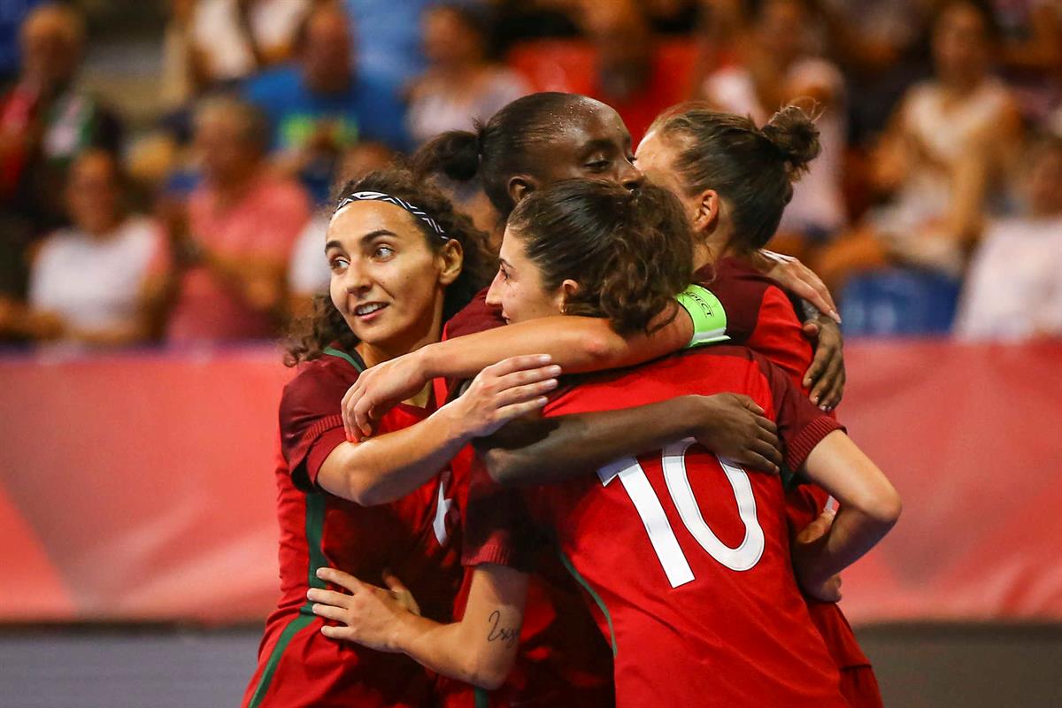 Futsal Féminin: Portugal 12-0 Republique Tchèque