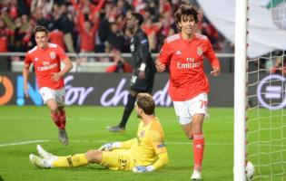 João Felix triplé Eintracht