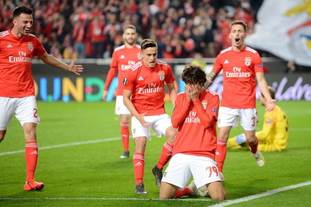 Triplé João Felix Eintracht